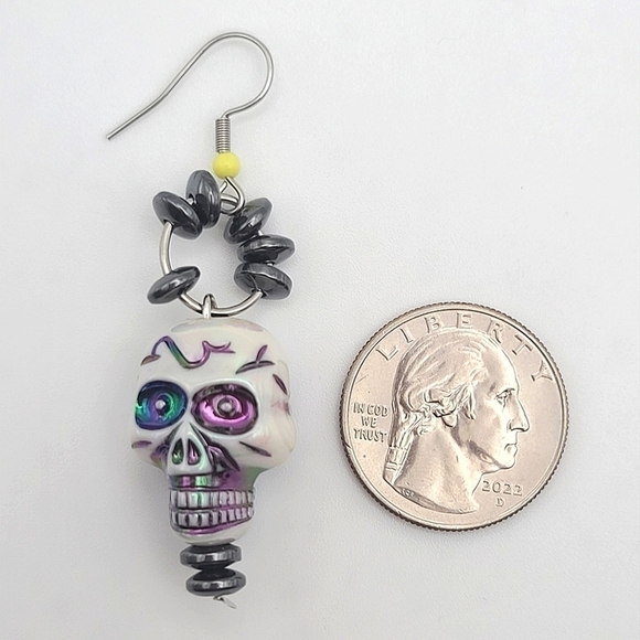 Handcrafted Skull Hematite Beaded Dangle Fashion Earrings - Picture 6 of 11